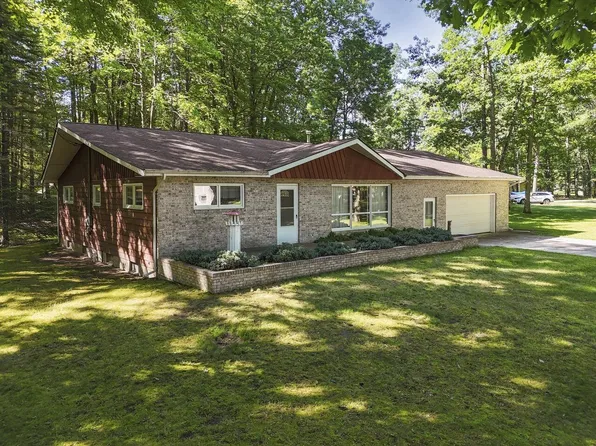 418 Chippewa Trl, Prudenville, MI 48651