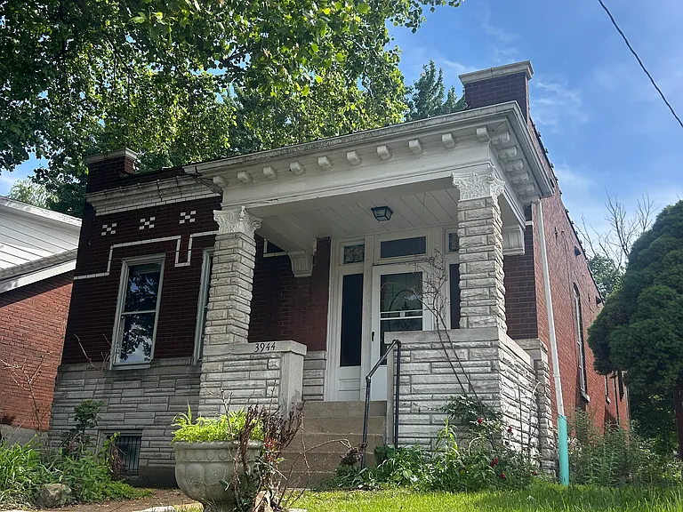 3944 Meramec St — Photo 1