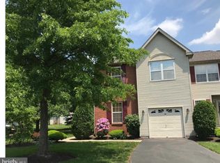 30 Raleigh Ct, Harleysville, PA 19438