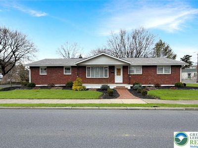 1060 Howertown Rd, Catasauqua, PA, 18032