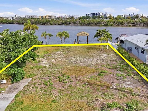 3rd image of 8061 Lagoon RD