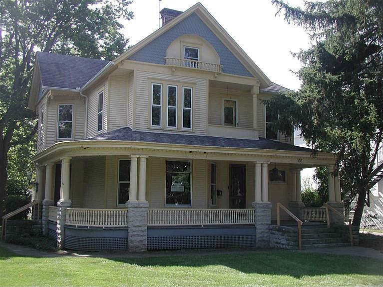 1st image of 131 S Main St