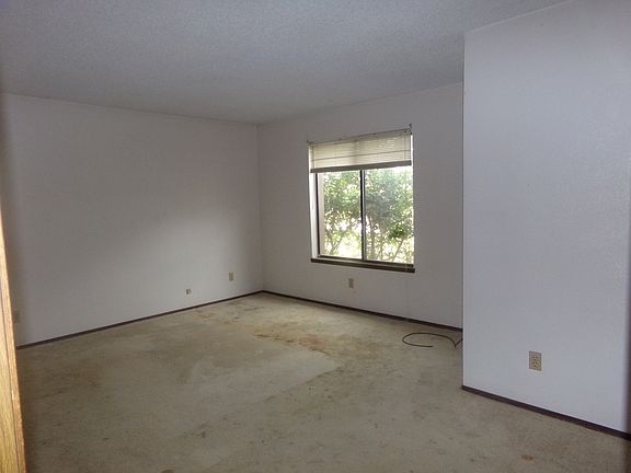 5th image of 2930 Holy Cross Ln