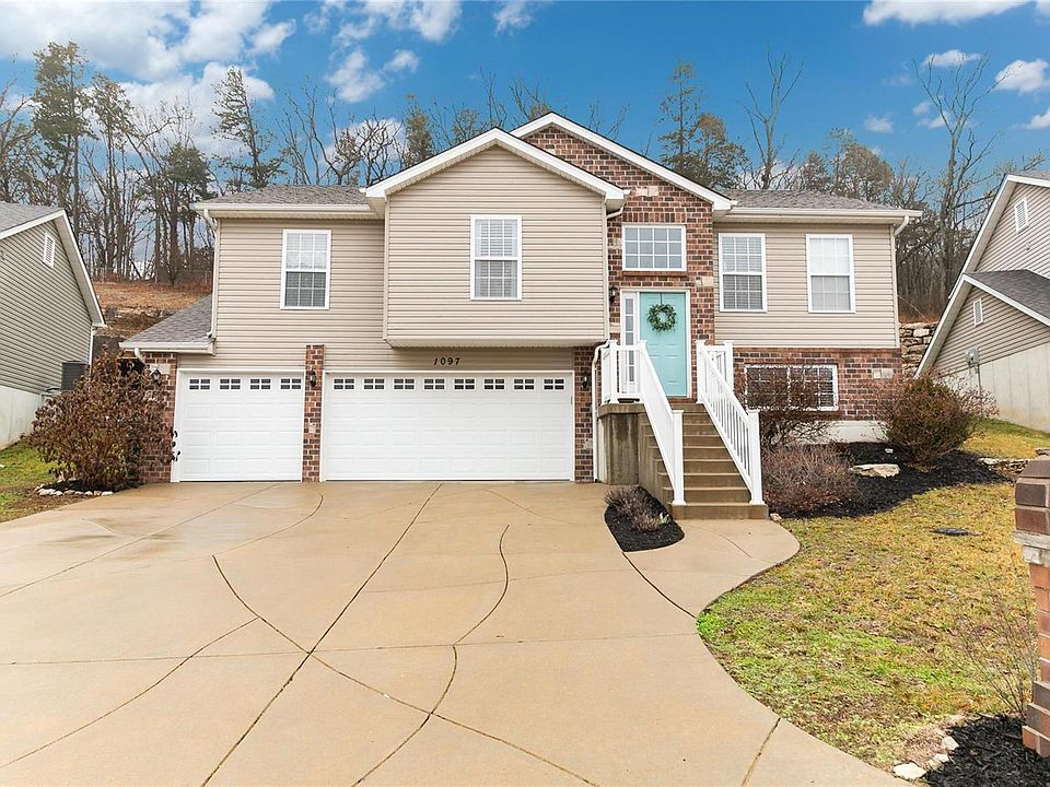 1st image of 1097 Remington Dr
