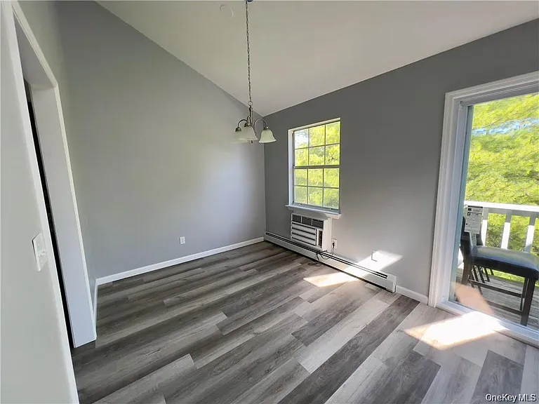 17 Lexington Hl #12 — Photo 4