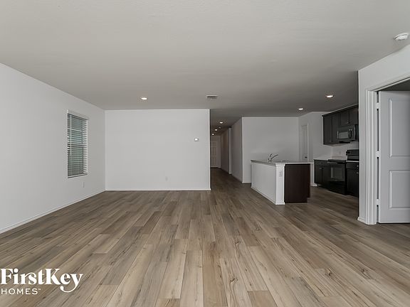 2nd image of 5215 Lavender Dr