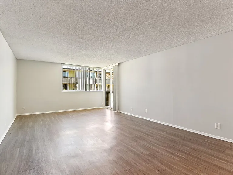 4200 Harbor Blvd — Photo 31