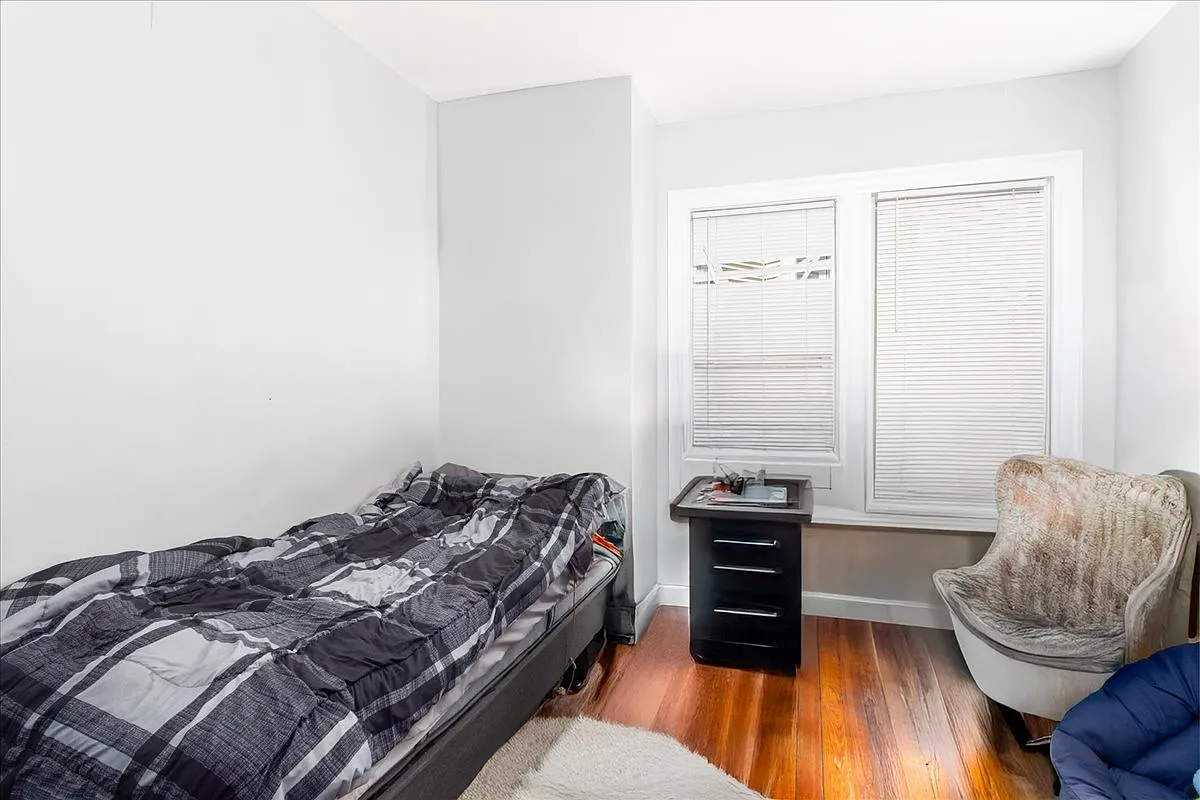 4 bed, 1200 sqft, $1,200 — Photo 4