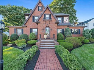 126 Sea St, Quincy, MA 02169