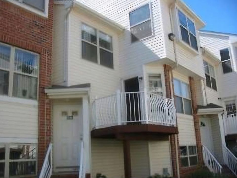 1st image of 808 Harbortown Blvd