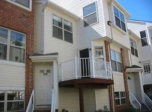 808 Harbortown Blvd Photo 1