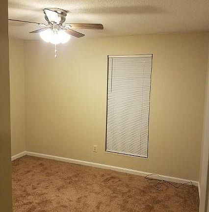 2nd image of 3908 Wexford Ct
