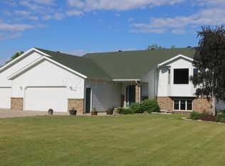6414 14th St S, Fargo, ND 58104
