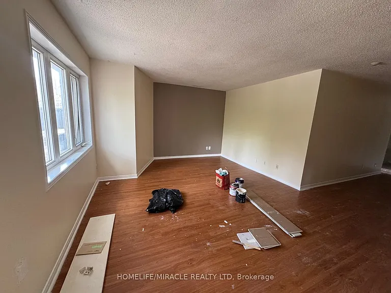 565 Kennedy Rd #1 — Photo 3