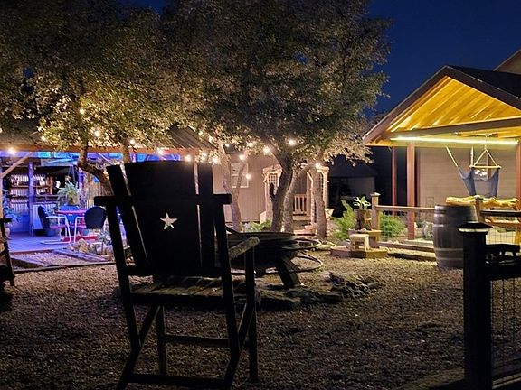 4th image of 260 Louise Ln