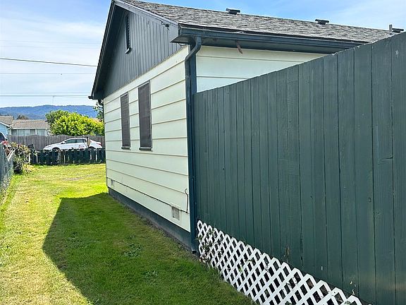 4th image of 264 Brookings Ave