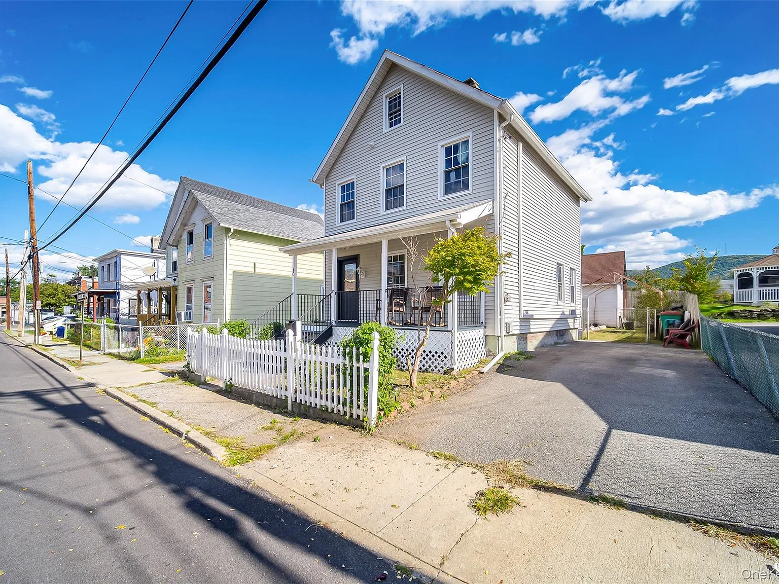 3 bed, 2.0 bath, 1650 sqft, $3,950 — Photo 2