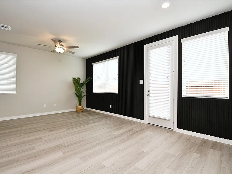 4212 Lyons Fall Dr — Photo 10