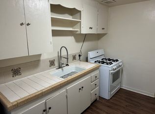 1 Bedroom w/ Yard Off the Beaten Path in North Downtown, Albuquerque, NM 87102
