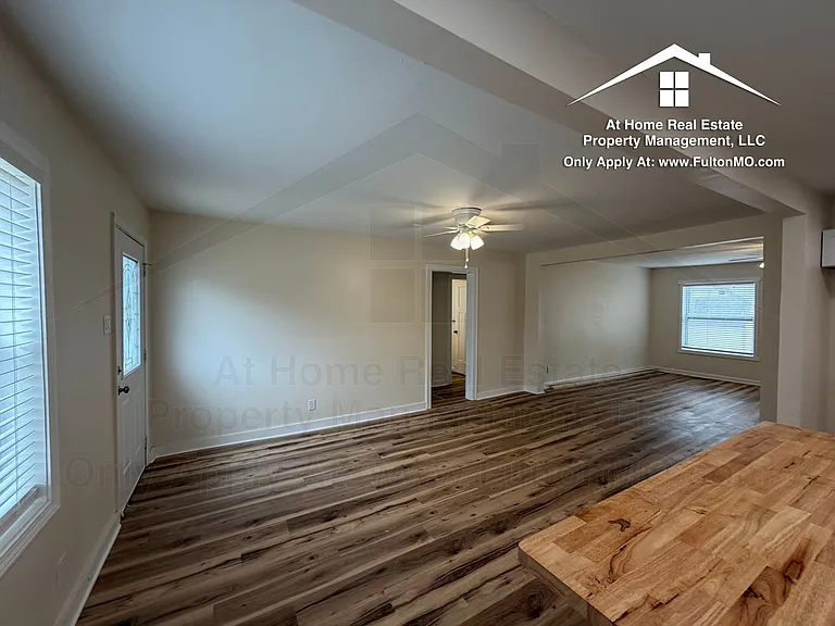 703 W 7th St — Photo 3