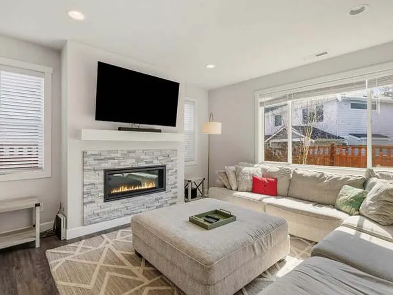 18612 135th Ln E — Photo 3