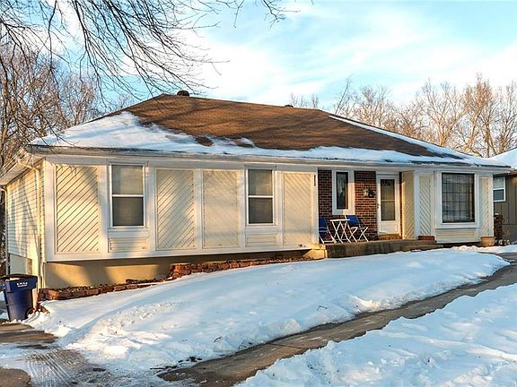 2nd image of 2405 NW London Dr