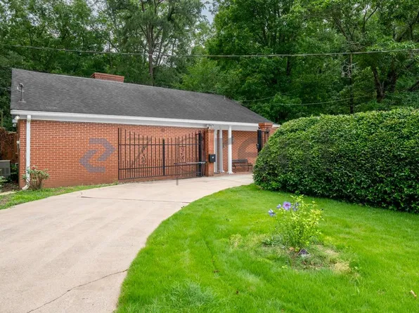 615 Pinecrest Dr, Manchester, GA 31816