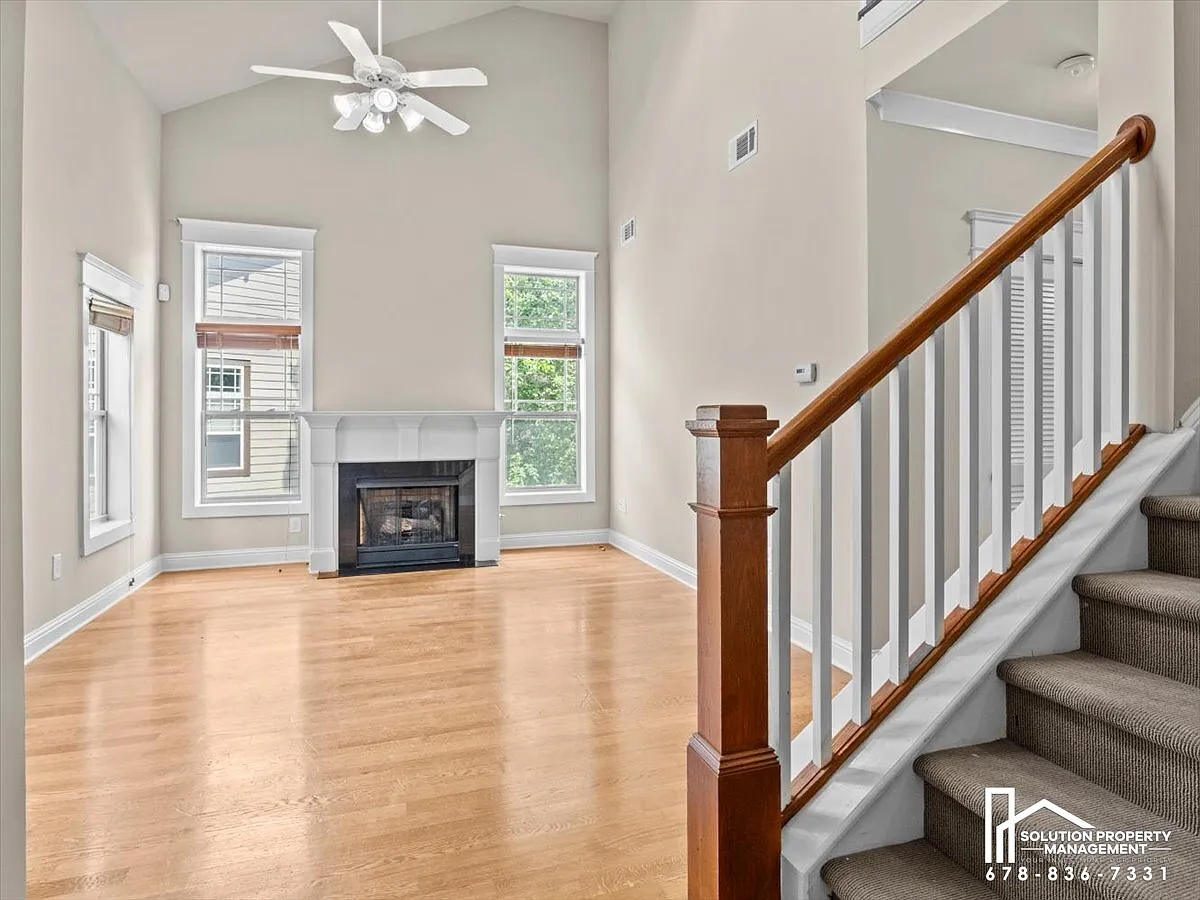 2 bed, 1164 sqft, $2,295 — Photo 4