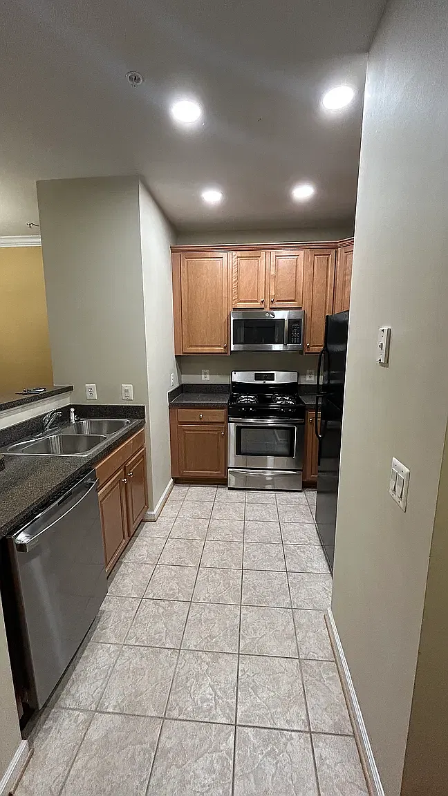 1 bed, 750 sqft, $1,995 — Photo 4