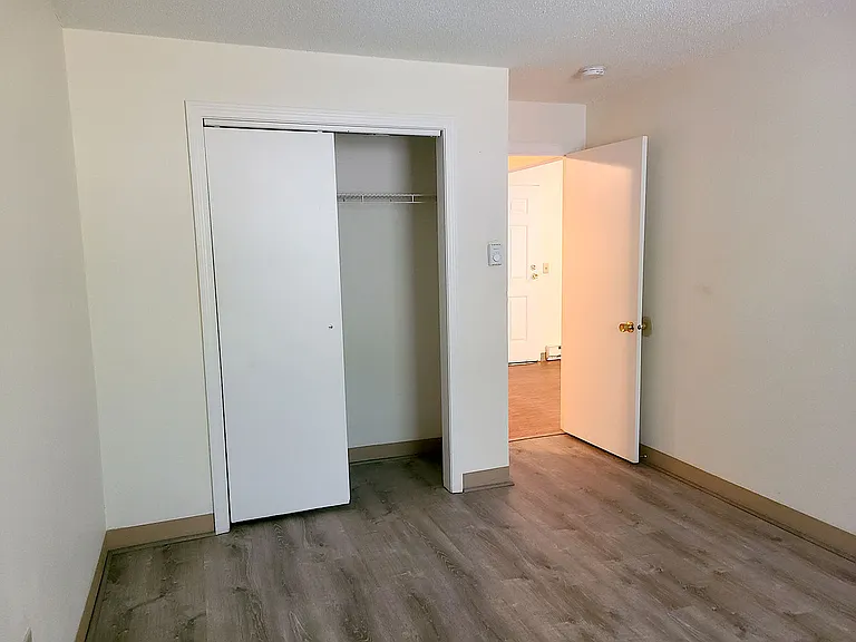 Timber Lake Apartments — Photo 33