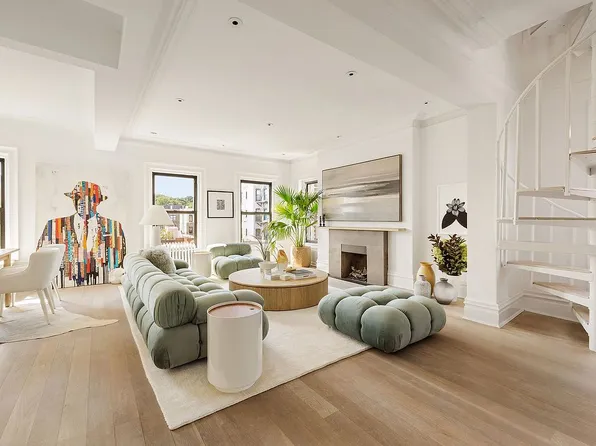 203 W 112th St Unit Ph6w, New York, NY 10026