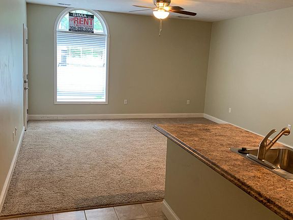4th image of 1000 Creekview Ln #1104