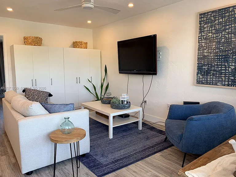 1860 Venice Park Dr #206 — Photo 4