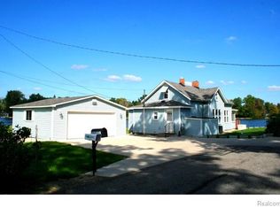5766 Long Pointe Dr, Howell, MI 48843