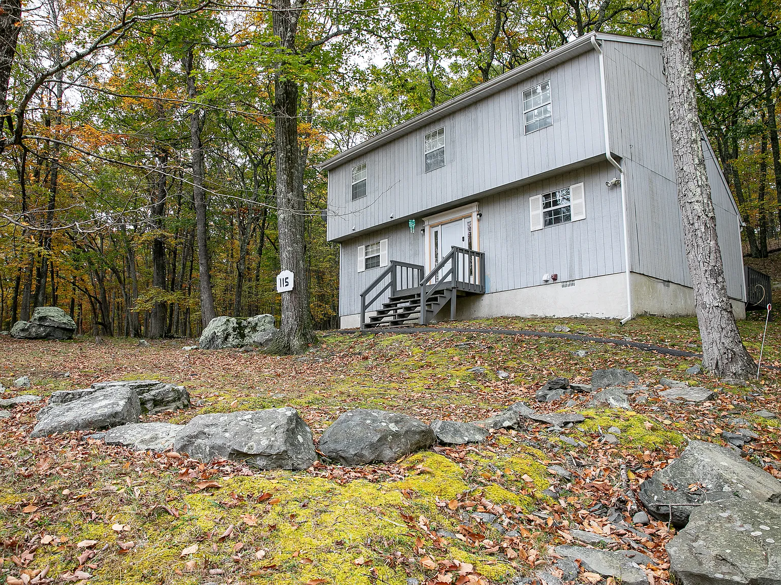 4 bed, 2.5 bath, 1584 sqft, $2,000 — Photo 1