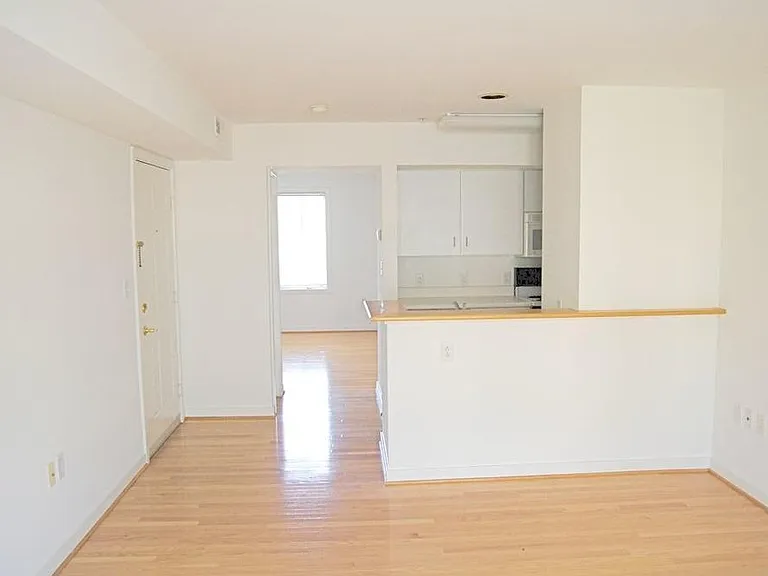 1000 Market St E #1-2 — Photo 2