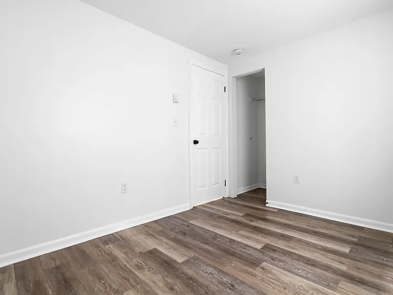 595 Orange St — Photo 12