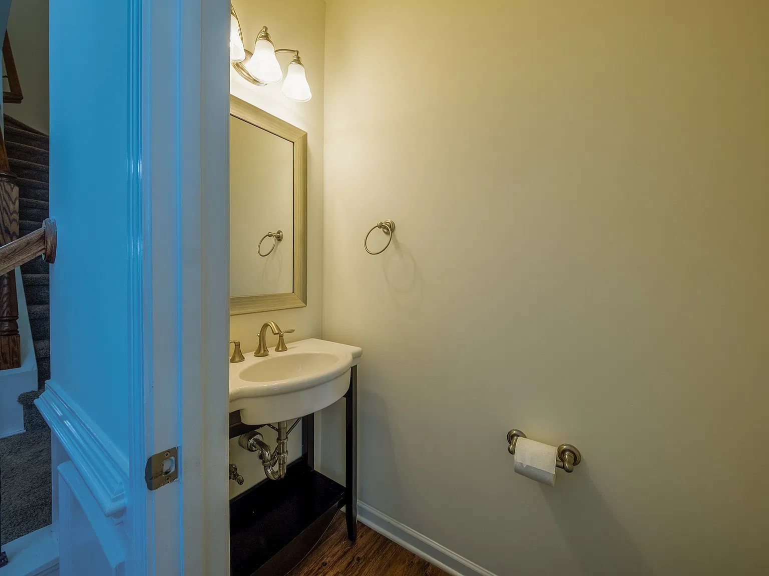 3 bed, 2.5 bath, 1874 sqft, $2,000 — Photo 4
