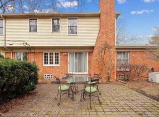 25329 Briarwyke Dr, Farmington Hills, MI 48336