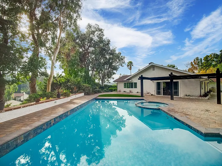 4732 Del Moreno Dr — Photo 72