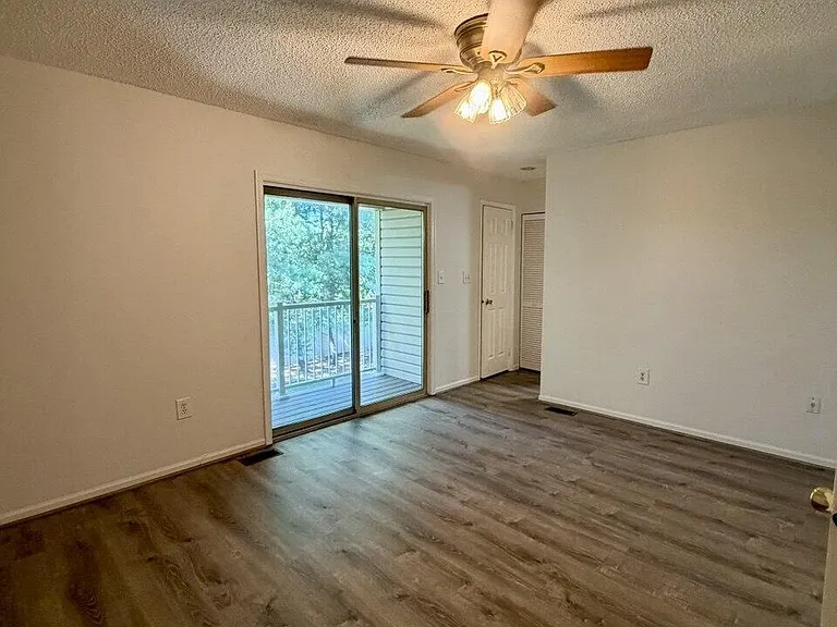 7 Stuart Dr #3 — Photo 30
