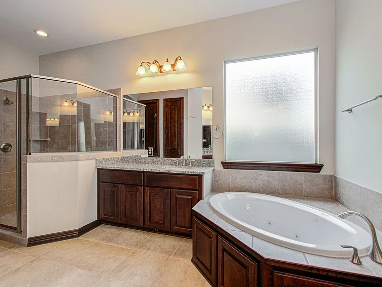 5711 Avon Landing Ln — Photo 17