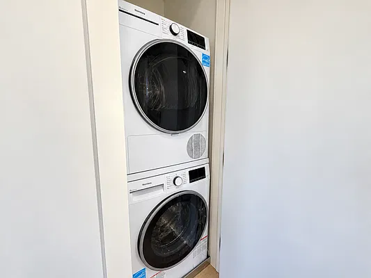 Laundry, photo 1