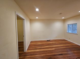 8 B St #3, Ashland, OR 97520