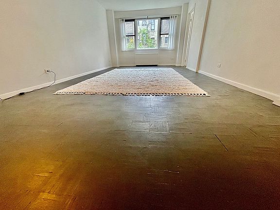 3rd image of 525 E 82nd St APT 6-H