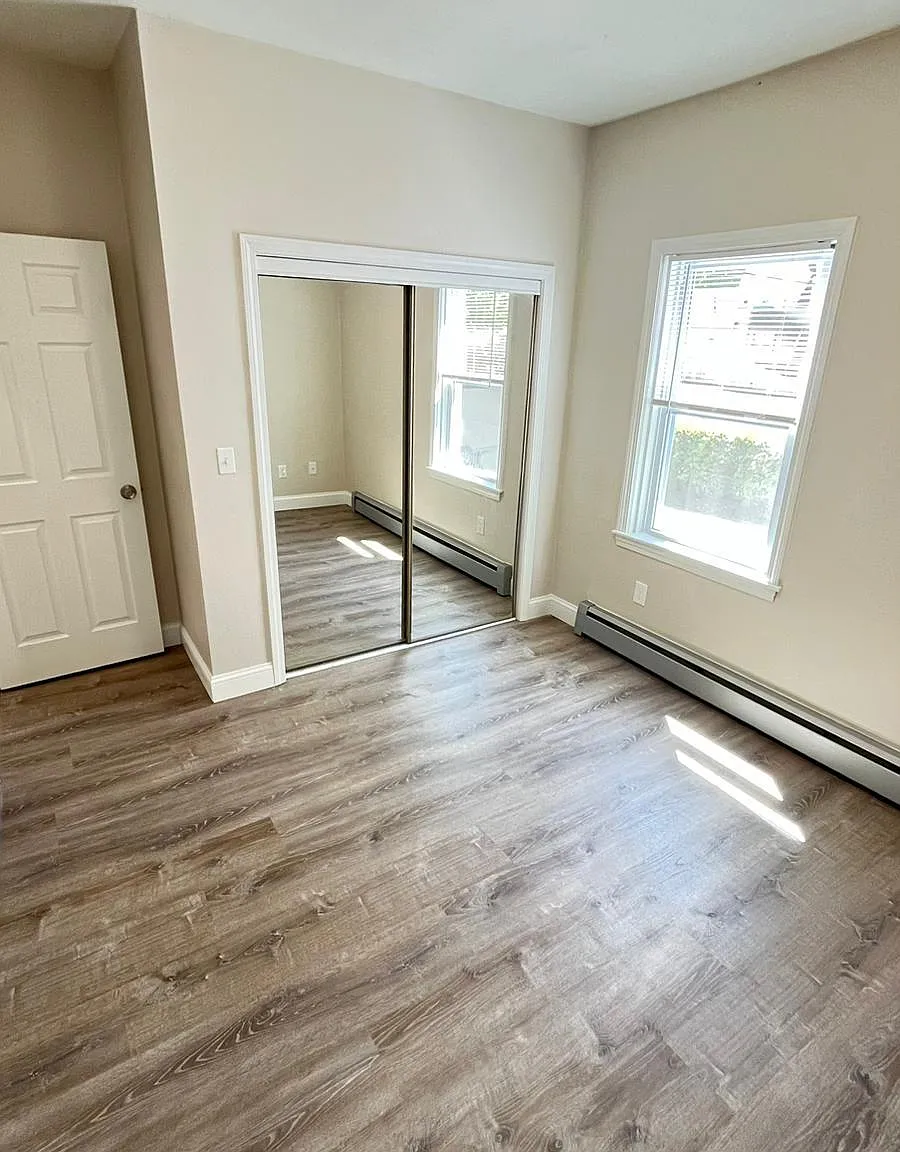 2 bed, 760 sqft, $1,800 — Photo 3