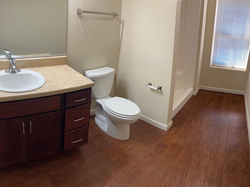 another bathroom plan with shower