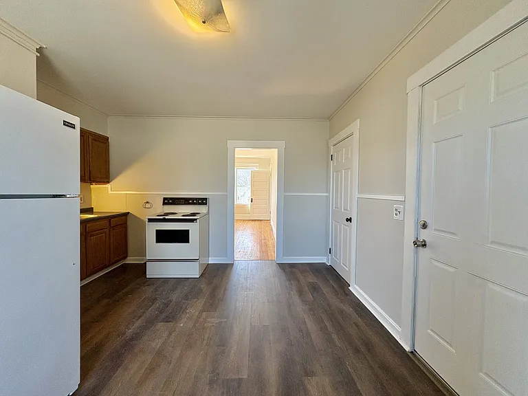 73 College St #3 — Photo 3