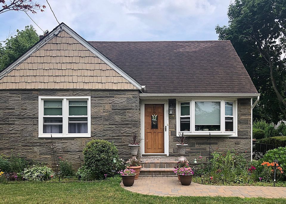 1st image of 8 Connecticut Ave
