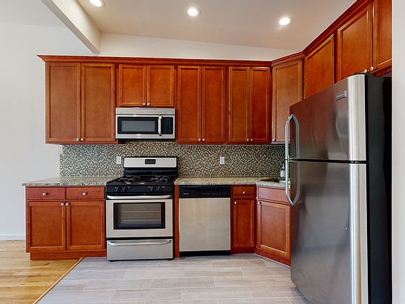 2nd image of 123 Carroll St APT 2F
